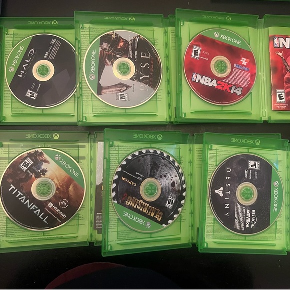 Xbox One Video Game Collection - Green Cases - Picture 3 of 3
